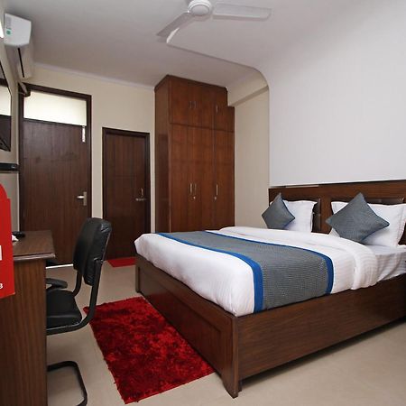 โอโย 9273 สุริยา พาเลซ Hotel นิวเดลี ภายนอก รูปภาพ