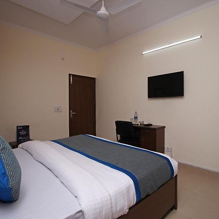 โอโย 9273 สุริยา พาเลซ Hotel นิวเดลี ภายนอก รูปภาพ