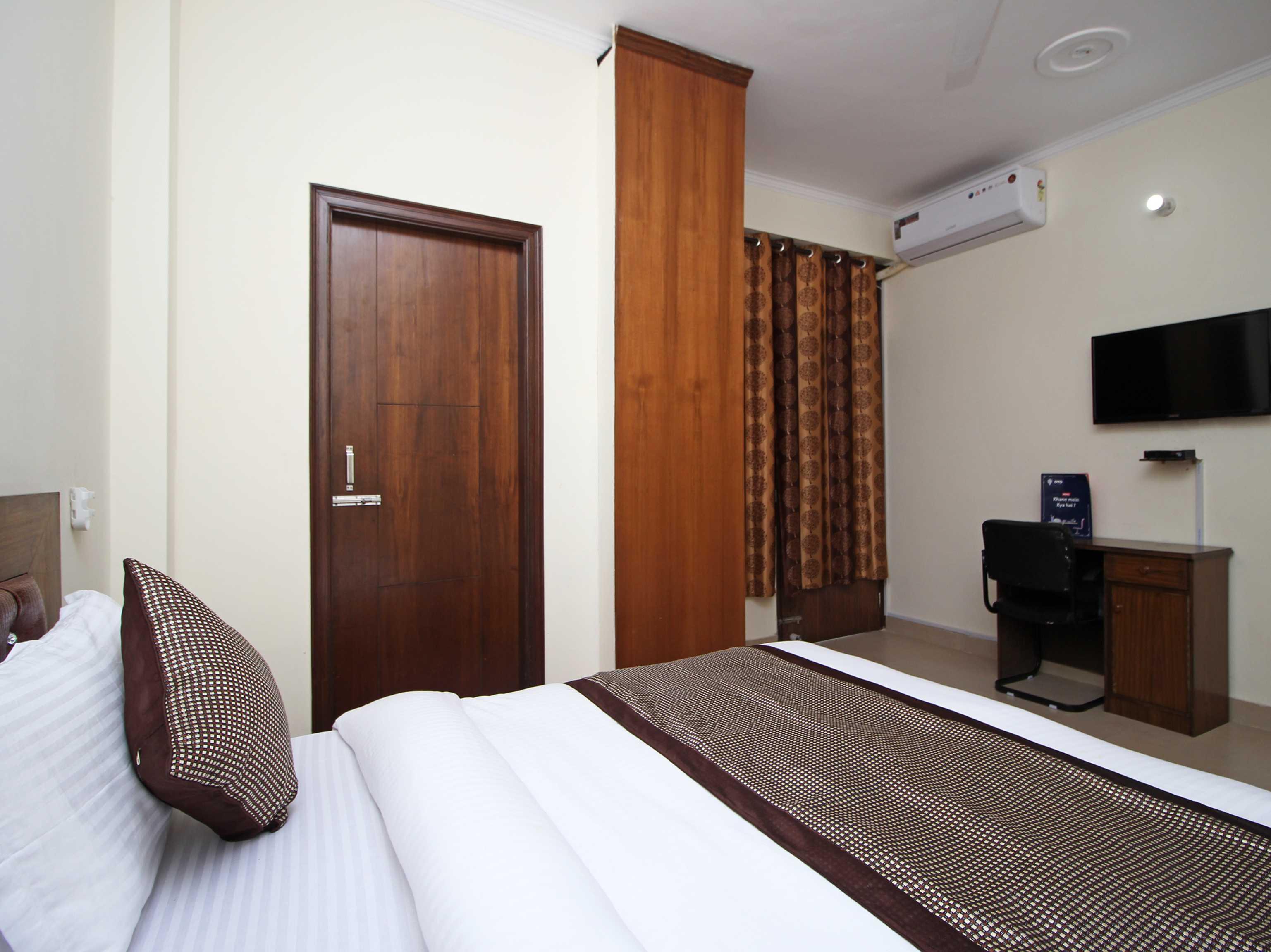 โอโย 9273 สุริยา พาเลซ Hotel นิวเดลี ภายนอก รูปภาพ