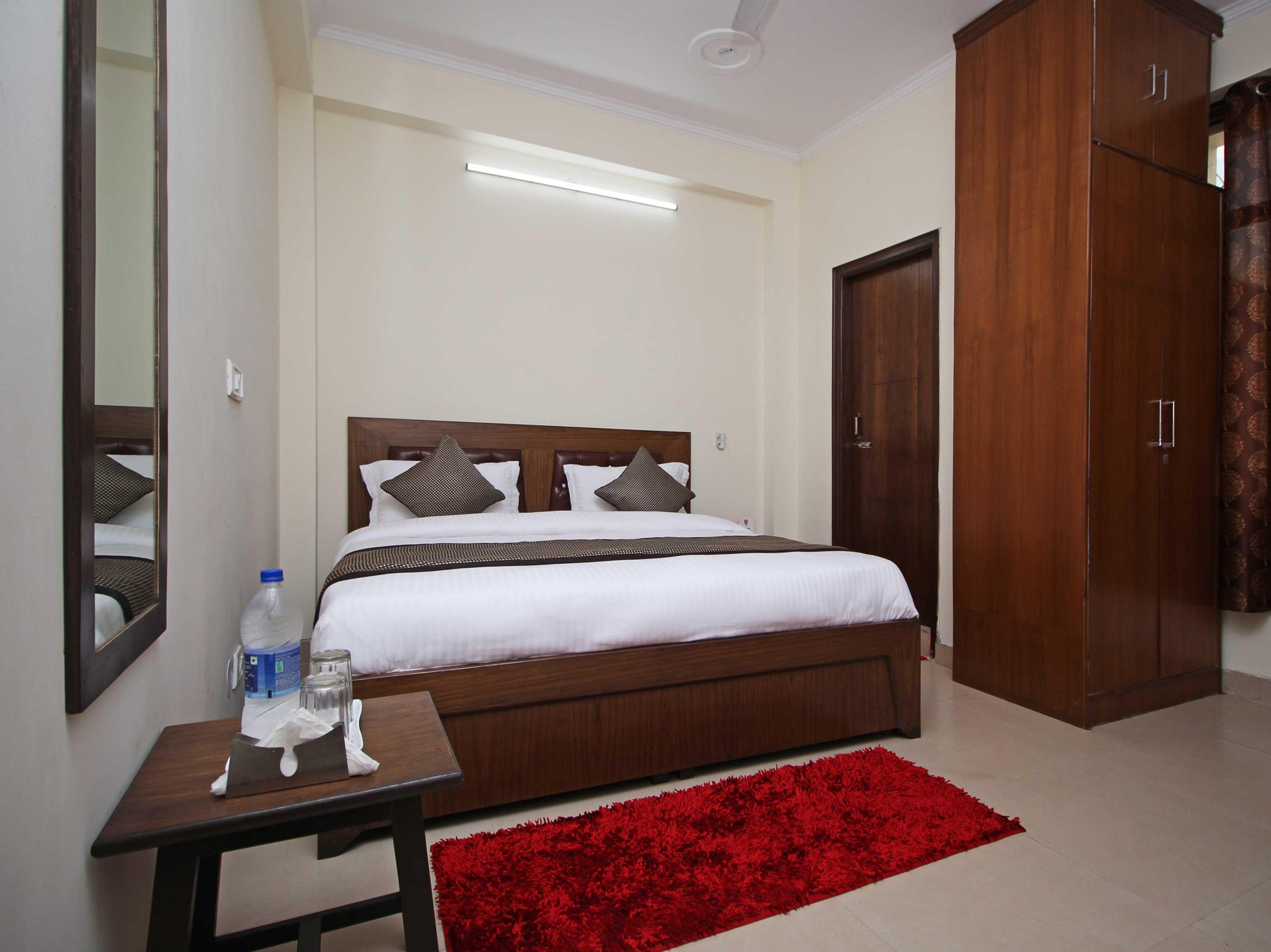 โอโย 9273 สุริยา พาเลซ Hotel นิวเดลี ภายนอก รูปภาพ