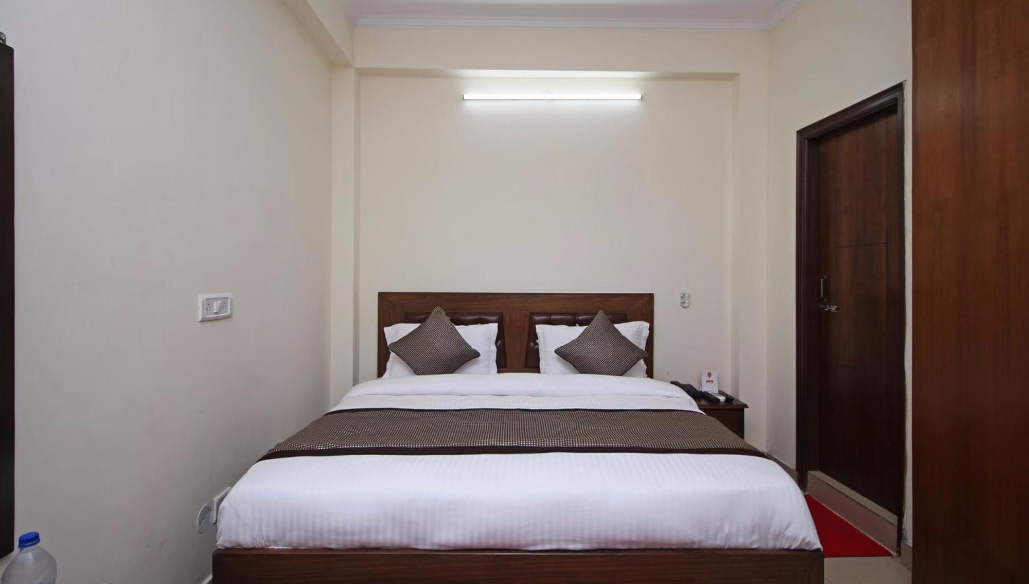 โอโย 9273 สุริยา พาเลซ Hotel นิวเดลี ภายนอก รูปภาพ
