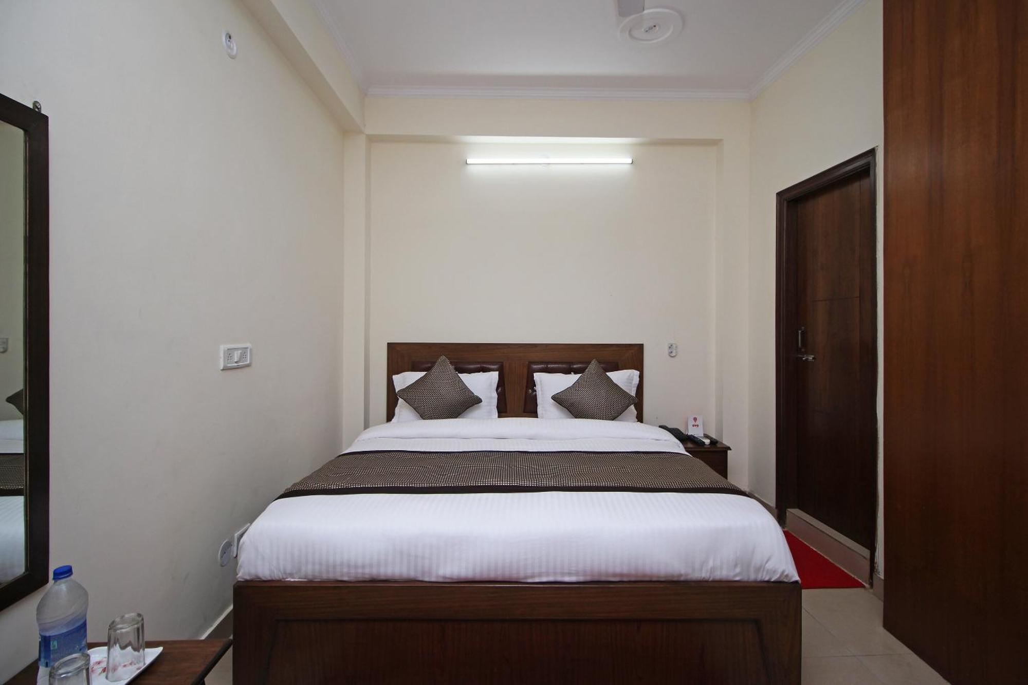 โอโย 9273 สุริยา พาเลซ Hotel นิวเดลี ภายนอก รูปภาพ